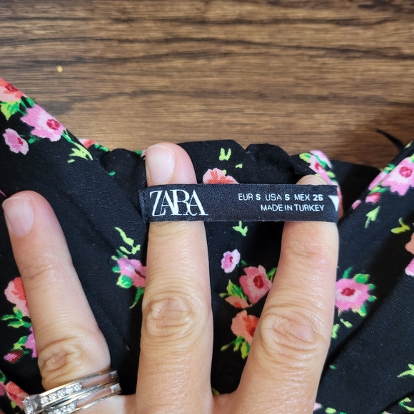 ZARA NEW Black Rose Floral Prints Cropped Top Spaghetti Straps Size Zipper XS-S - Picture 10 of 15